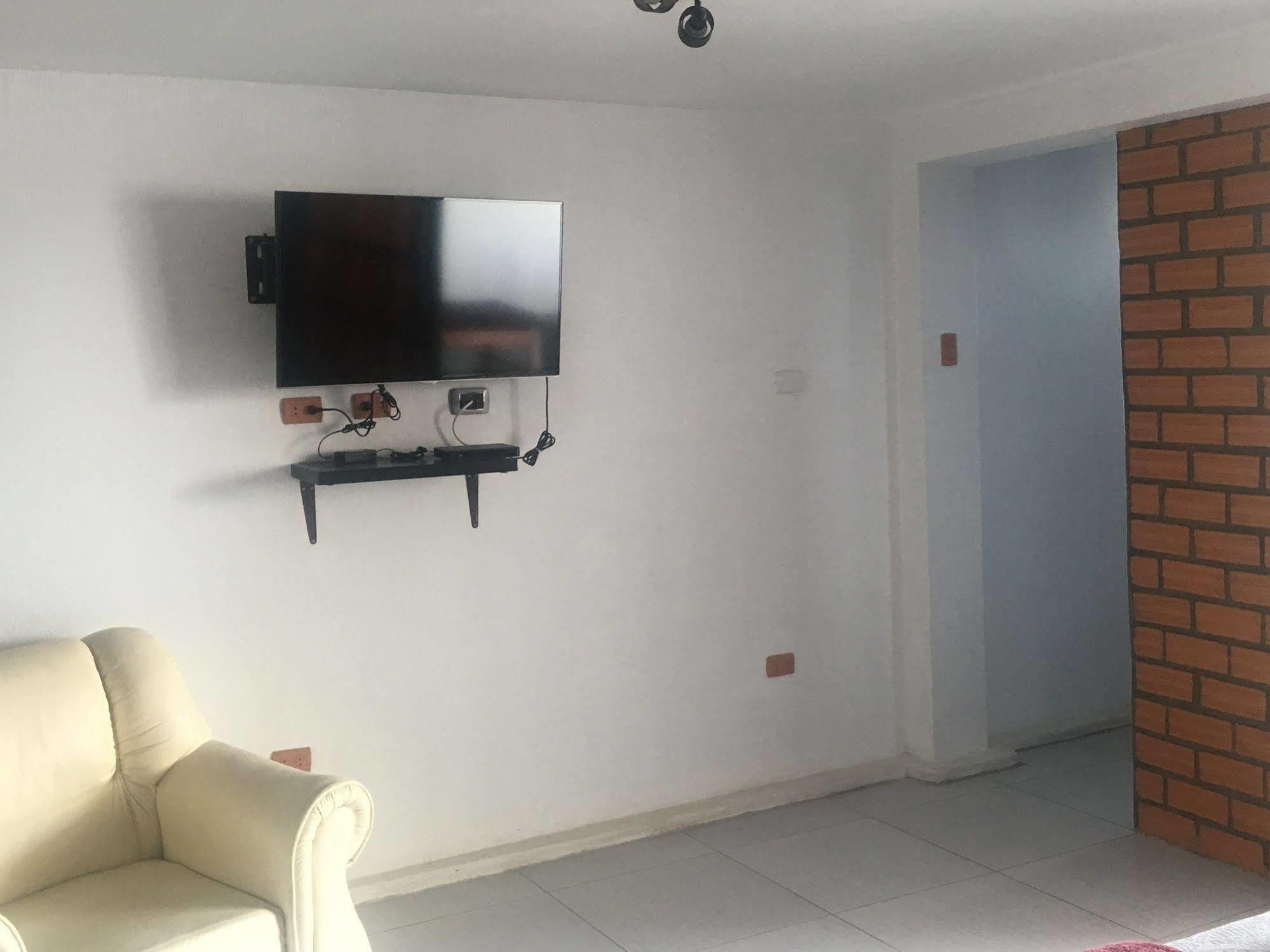 Ica Adventures Bed and Breakfast Esterno foto